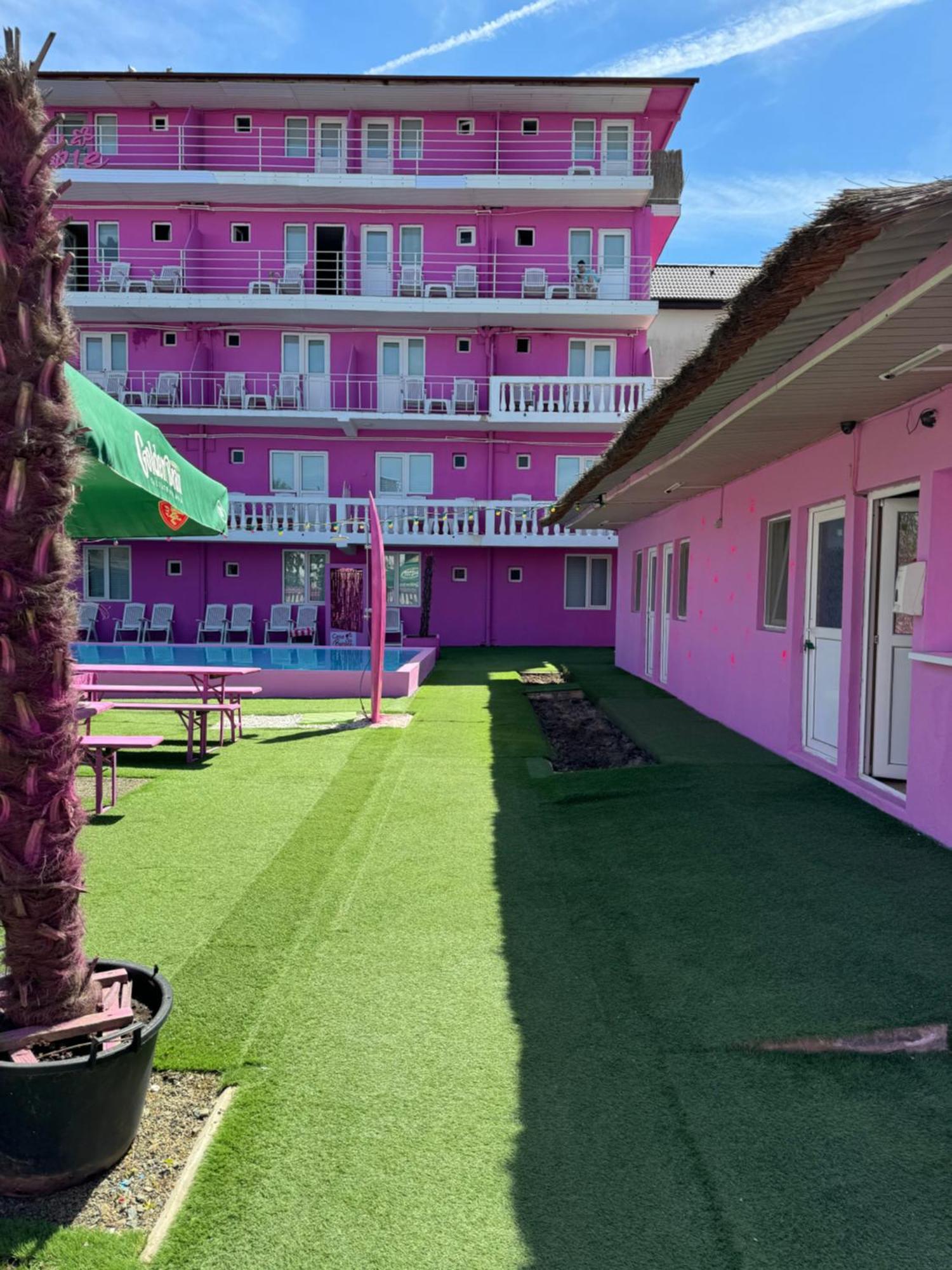 Casa Barbie Costinesti Hostel Exterior photo